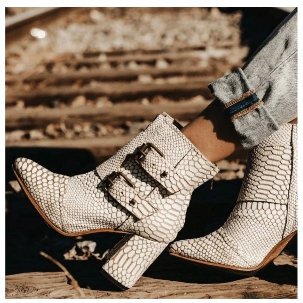 Freebird Joey Snakeskin Embossed Leather Ankle Boots Cream White Womens 8